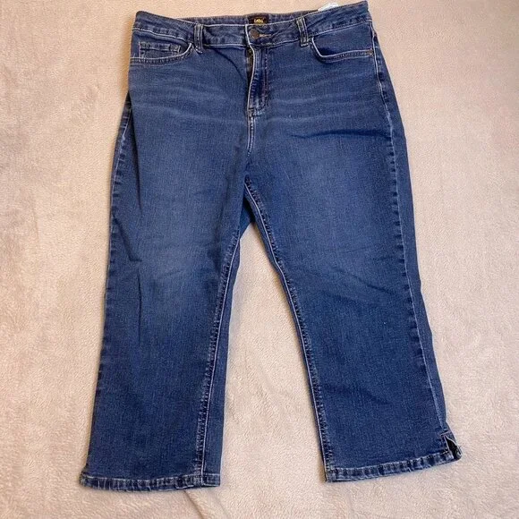 Lee Womens Capri Jeans Size 14 Medium Blue Denim Straight Cropped Stretch Casual - Picture 16 of 16